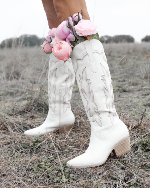 Ainsley Off-White Boots - The Lace Cactus